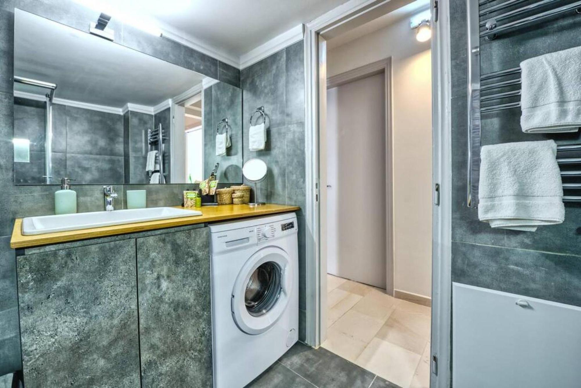 Muse A Dreamy And Fresh New Apartment أثينا المظهر الخارجي الصورة